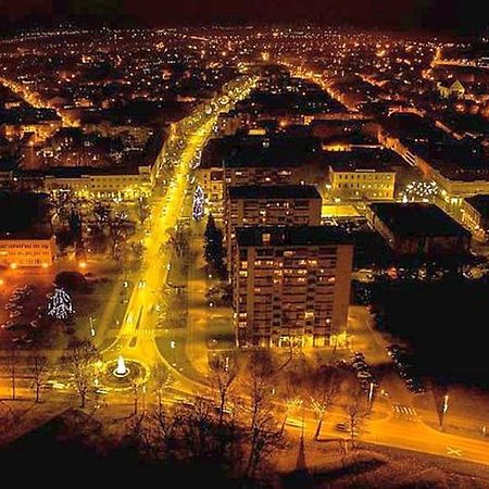 Apartment Lamar - Entry With Pin 0 - 24H, Underground Parking Garage, Elevator Slavonski Brod Exterior photo