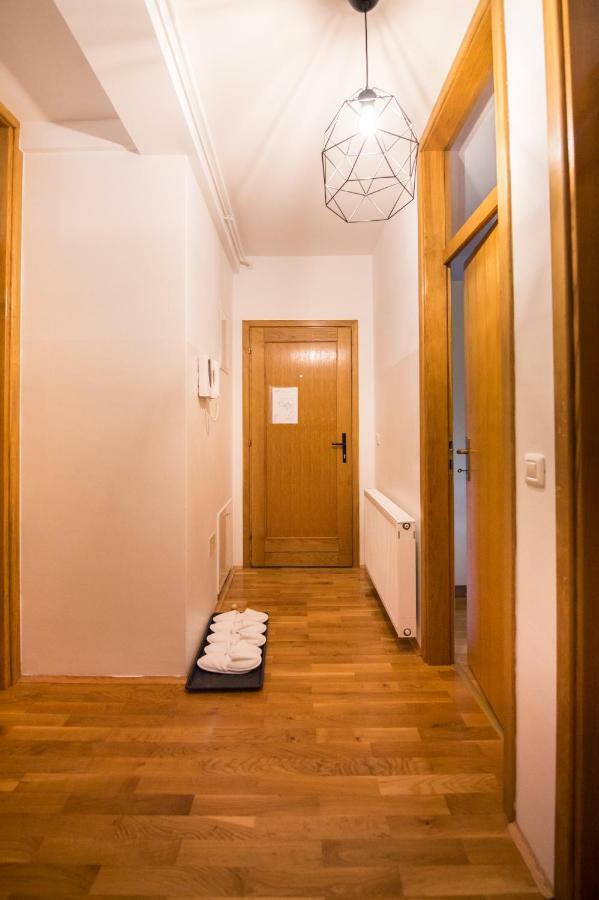 Apartment Lamar - Entry With Pin 0 - 24H, Underground Parking Garage, Elevator Slavonski Brod Exterior photo