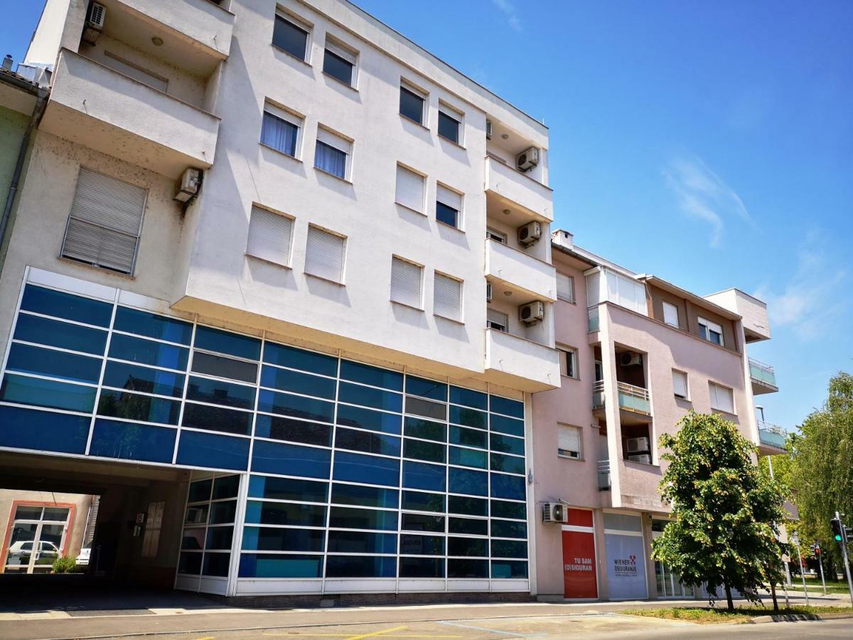 Apartment Lamar - Entry With Pin 0 - 24H, Underground Parking Garage, Elevator Slavonski Brod Exterior photo